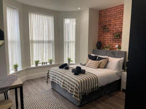 Deluxe Centrally Located Studio Apt in Manchester